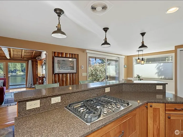 Alder Dr — Photo 11