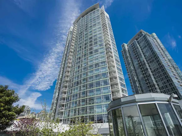 198 Aquarius Mews #1602, Vancouver, BC V6Z 2Y4