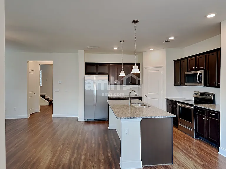 421 Tributary Ln — Photo 4