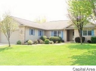 308 Beechwood Dr, Taylorville, IL 62568