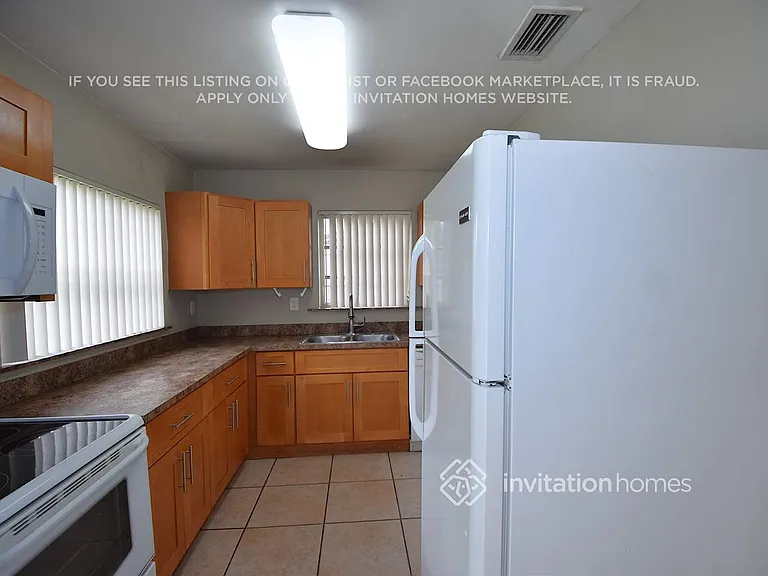 10030 SW 85th St — Photo 7