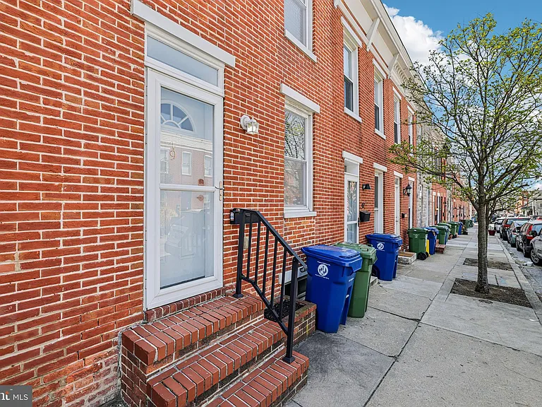 49 E Heath St — Photo 7