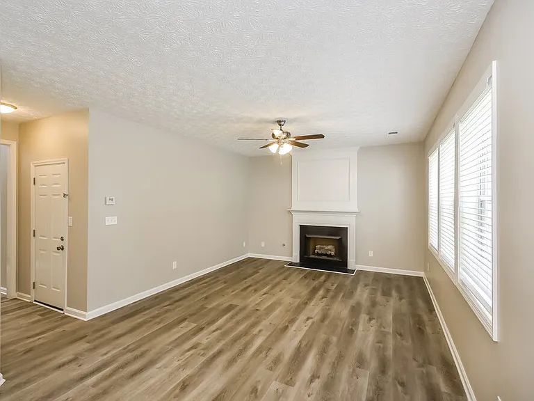 7050 Silver Bend Overlook — Photo 4