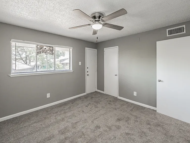 Chapel Creek Apartments — Photo 36
