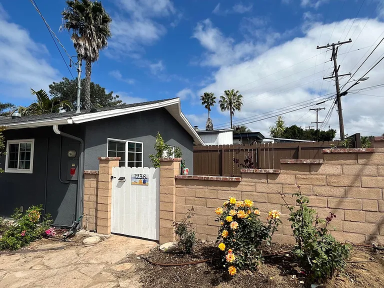 1236 Mackinnon Ave — Photo 14
