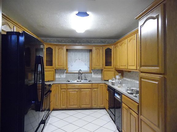 2nd image of 1401 Crockett Ave