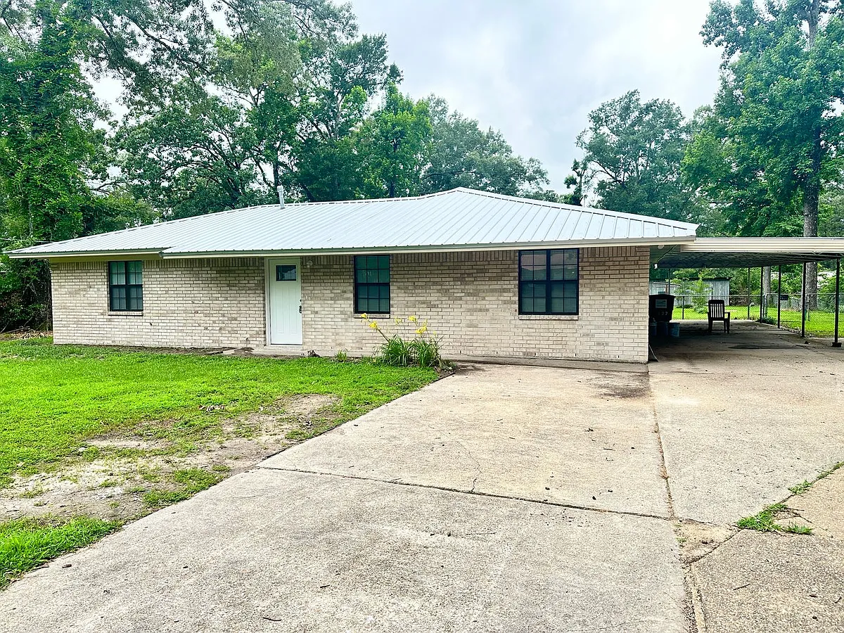 Building Photo - 127 Lawrence Dr
