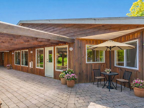 2nd image of 321 Mill Rd