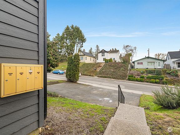5th image of 3816 Wetmore Avenue #1-4