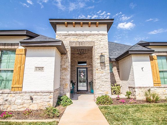 4th image of 1305 Chaucer Ln