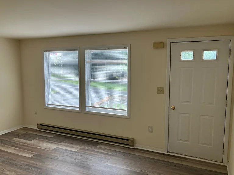 208 Rick St — Photo 5