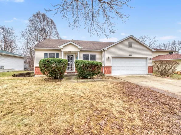 819 S Oak St, West Chicago, IL 60185