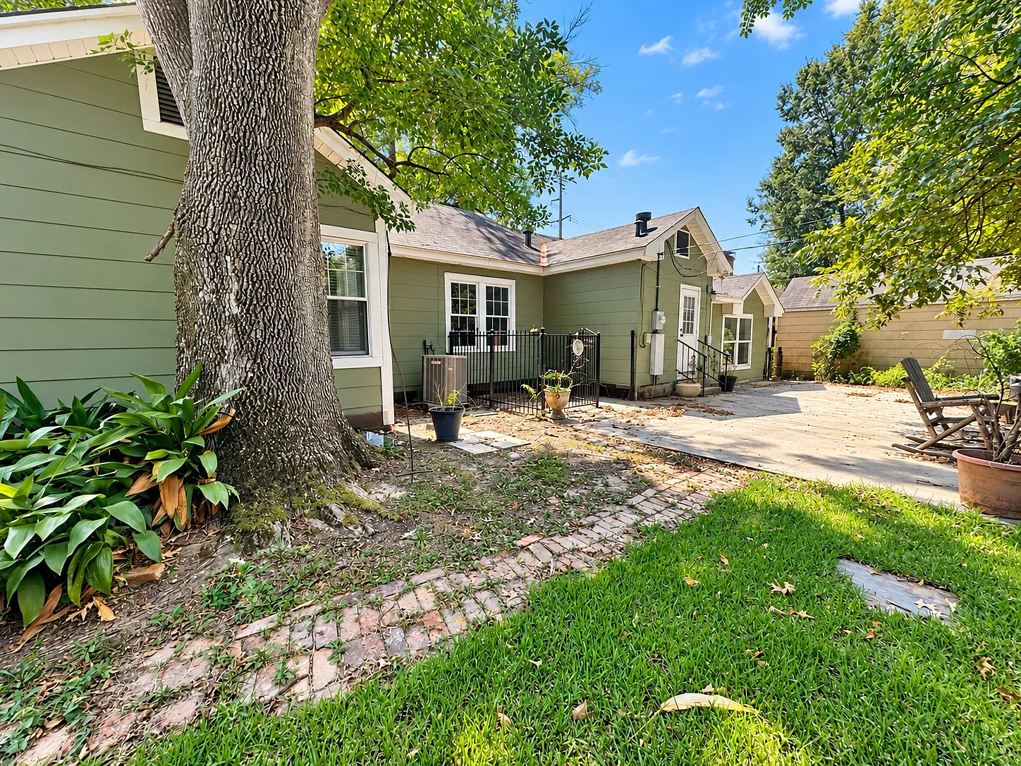 3 bed, 1840 sqft, $3,000 — Photo 2