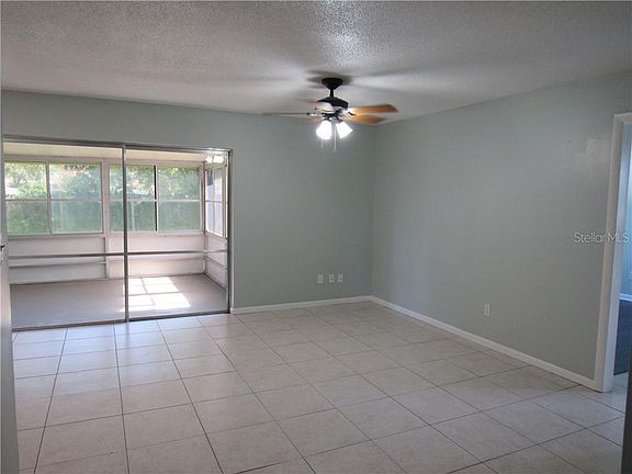 3rd image of 404 Lochmond Dr