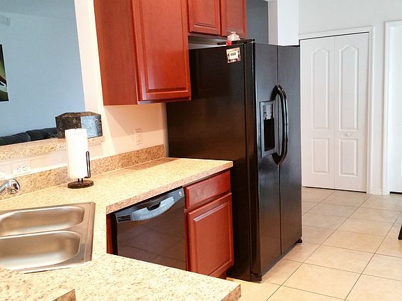 4th image of 413 Windbourne Way