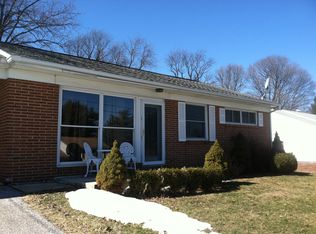 18 Crestview Dr, York, PA 17402