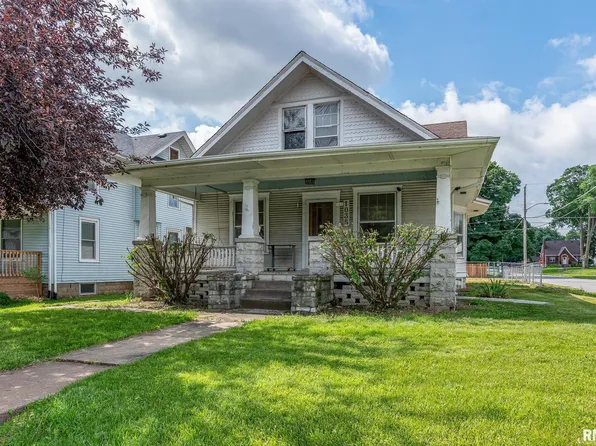 1035 W Locust St, Davenport, IA 52804