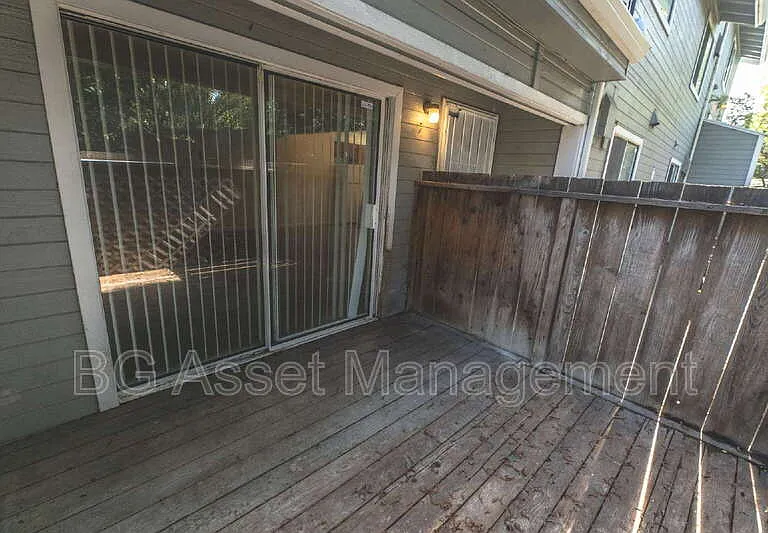 1233 S 56th St #3 — Photo 20