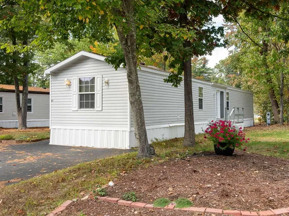 97 Colonial Village, Somersworth, NH 03878