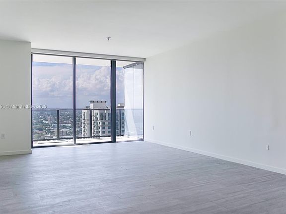 5th image of 1000 Brickell Plz #3711