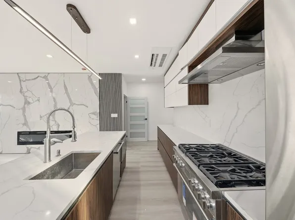 2811 Batchelder Street image 1 of 11