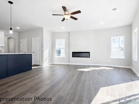 4th image of 5901 Wallace Ave