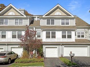 134 Underhill Ln, Peekskill, NY 10566