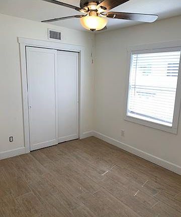 5th image of 918 Pirate Cove Ln APT 1
