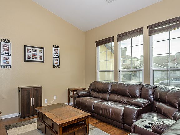 5th image of 3874 Mira Loma Dr
