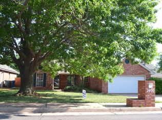 2400 Santa Fe Cir, Edmond, OK 73012
