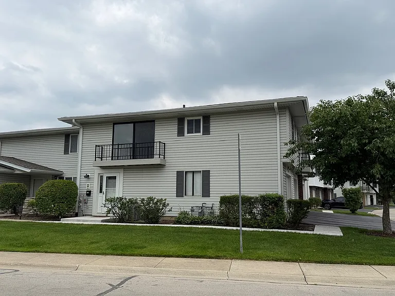 225 Kendrick Ct #225 — Photo 1