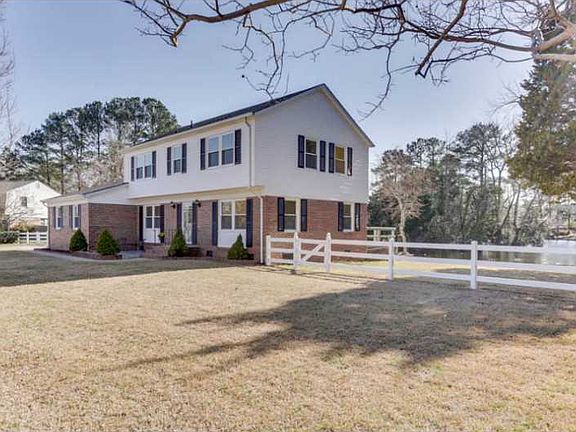 3rd image of 2217 Parkside Ct