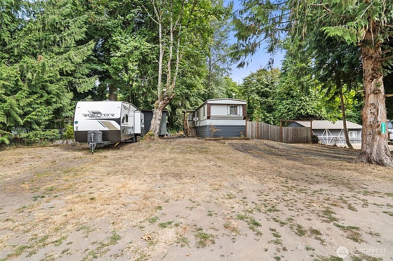 2nd image of 11510 6th Avenue SE