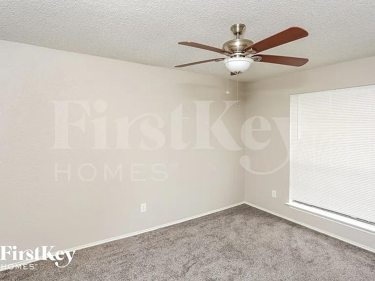 1269 Roan Dr — Photo 9