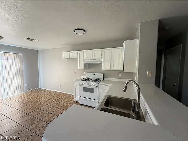 1864 Star Sapphire Ct — Photo 12