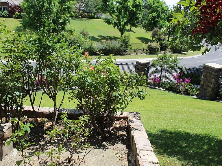 4301 Flintridge Dr — Photo 50