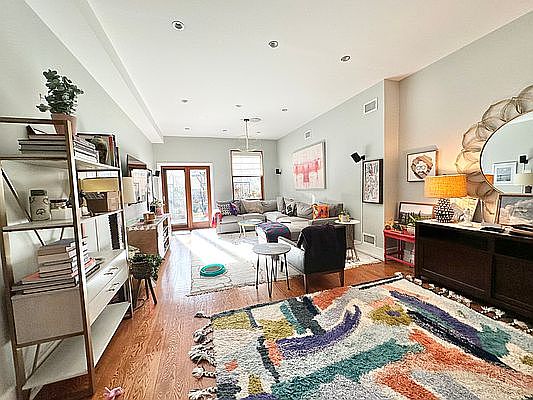 1st image of 82 Woodhull St
