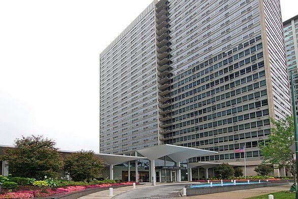 1st image of 3550 N Lake Shore Dr APT 621