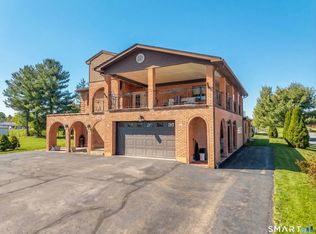 23 Crest Dr, Cromwell, CT 06416