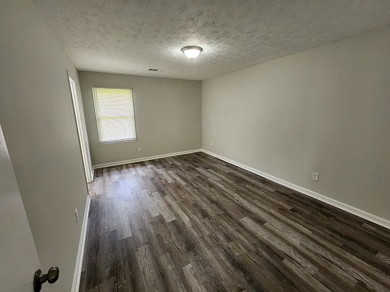 3034 Lansing Ave — Photo 7
