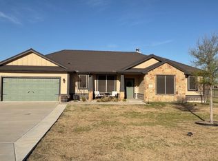 208 Crest Ln, Decatur, TX 76234