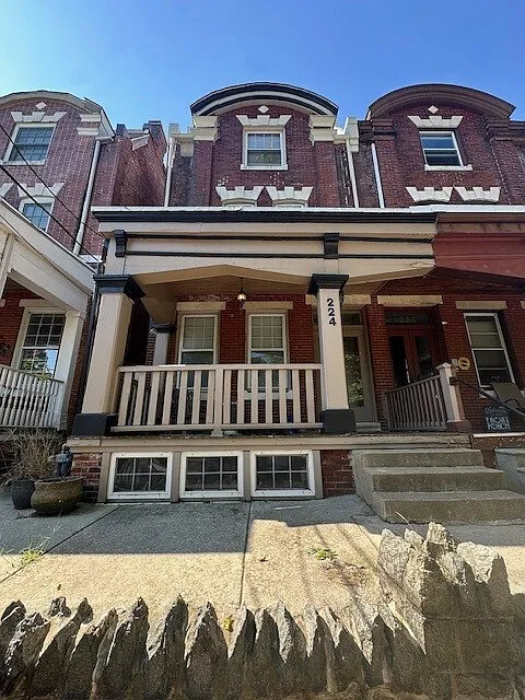224 14th - 1 — Photo 1