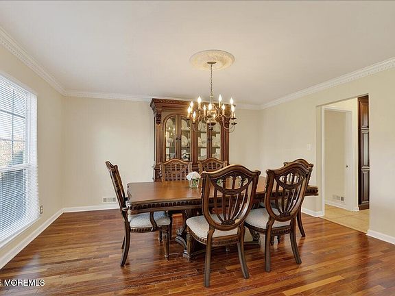 5th image of 12 Tall Woods Drive