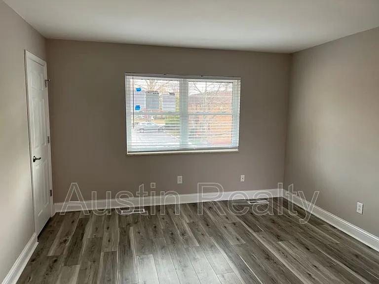 437 S Clay Ave #7 — Photo 4