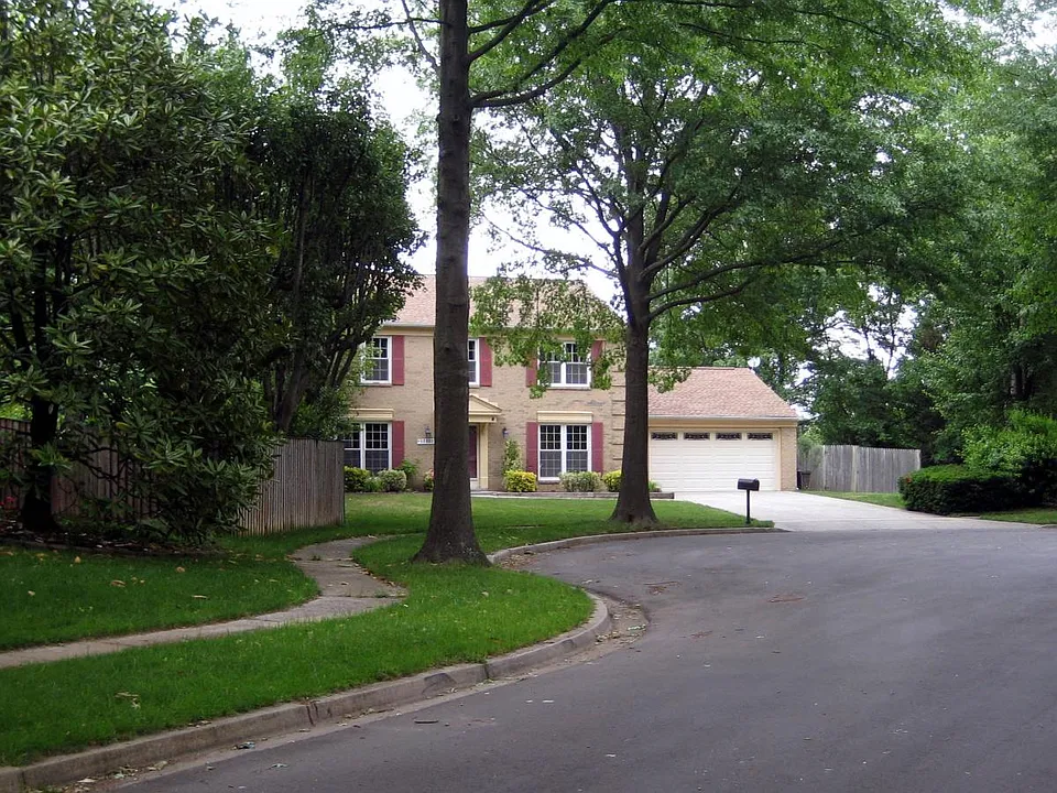 15802 Athens Ct