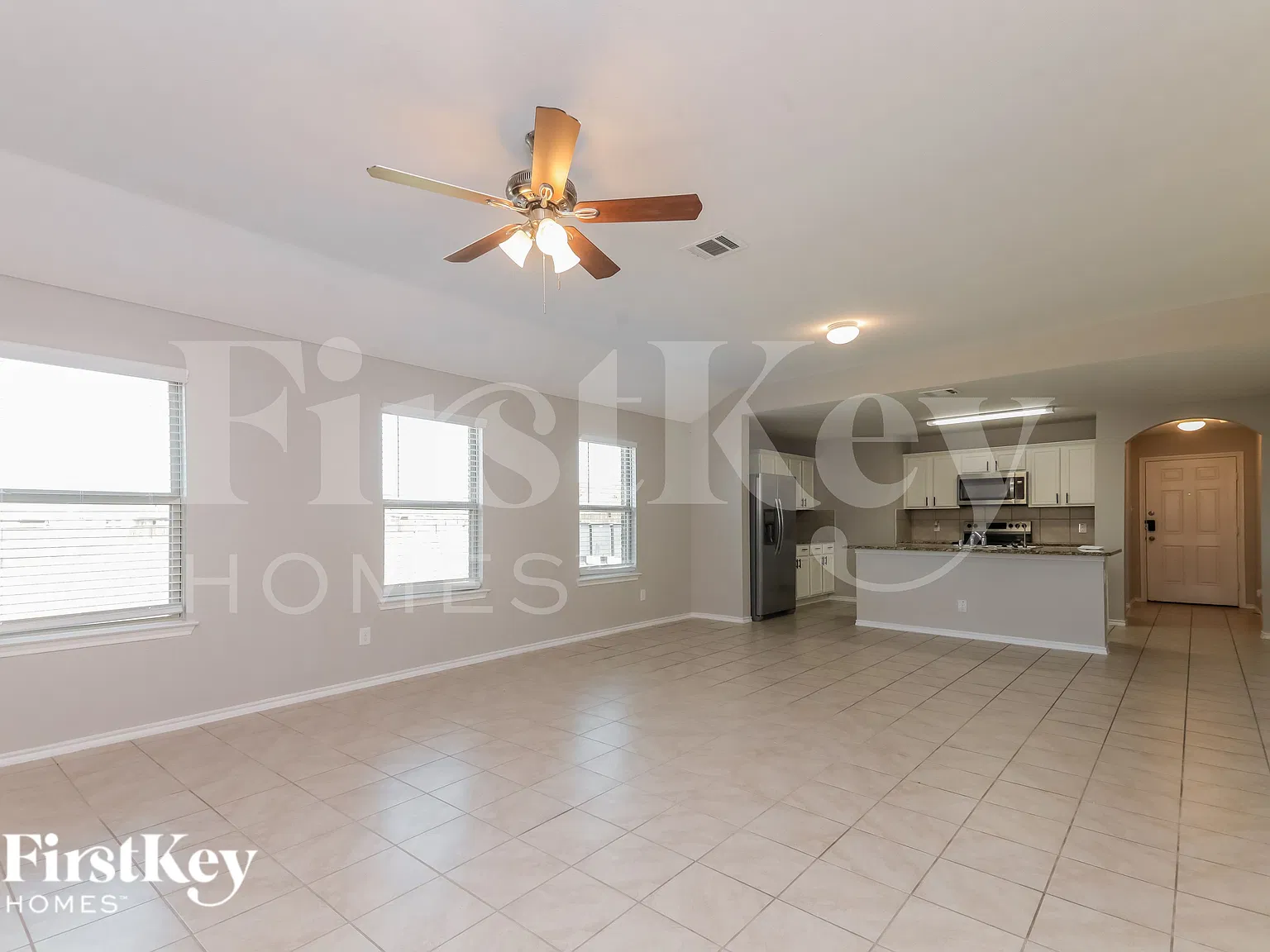 4 bed, 2.0 bath, 1891 sqft, $2,325 — Photo 4