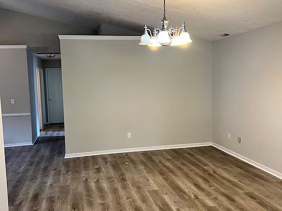 3rd image of 1906 Kenway Pl
