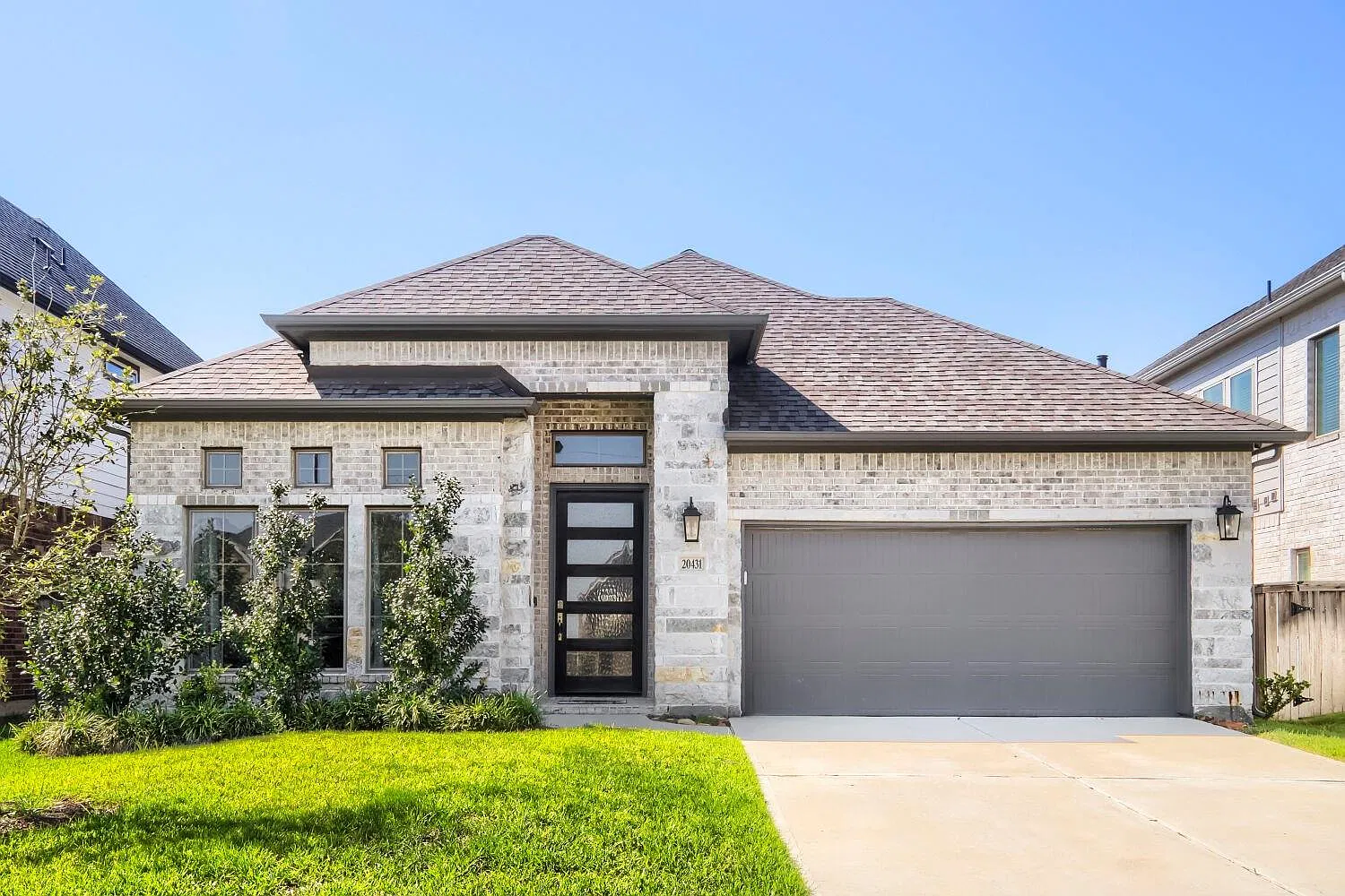 4 bed, 3.0 bath, 2507 sqft, $3,200 — Photo 1