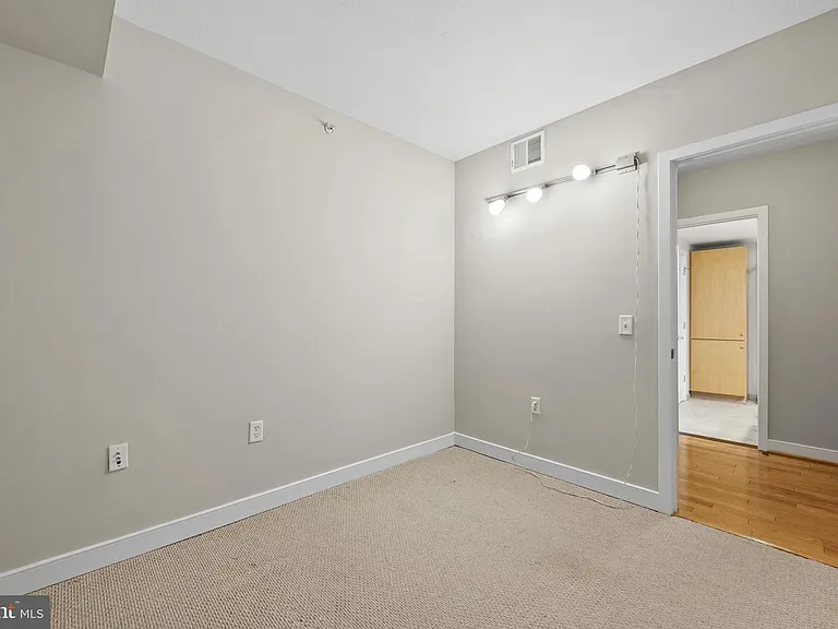 1117 10th St NW #302 — Photo 23