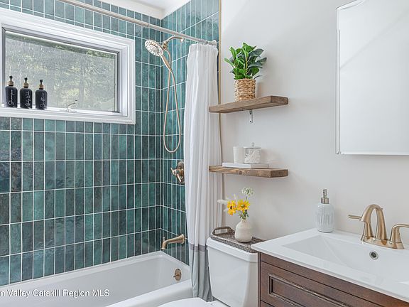 3rd image of 1152 Roaring Brook Lane